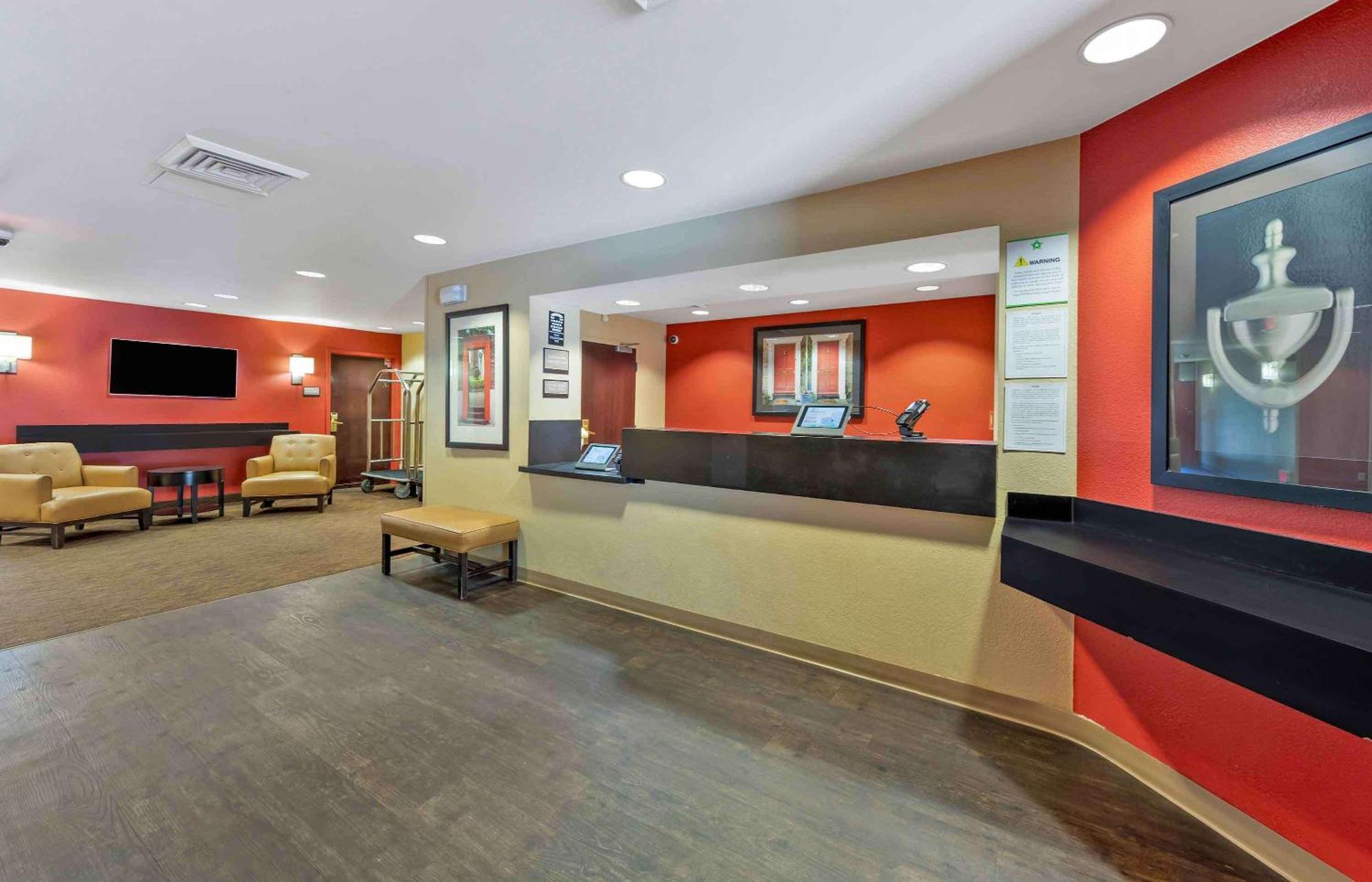 Extended Stay America Suites - Chicago - Woodfield Mall Шаамбург Экстерьер фото