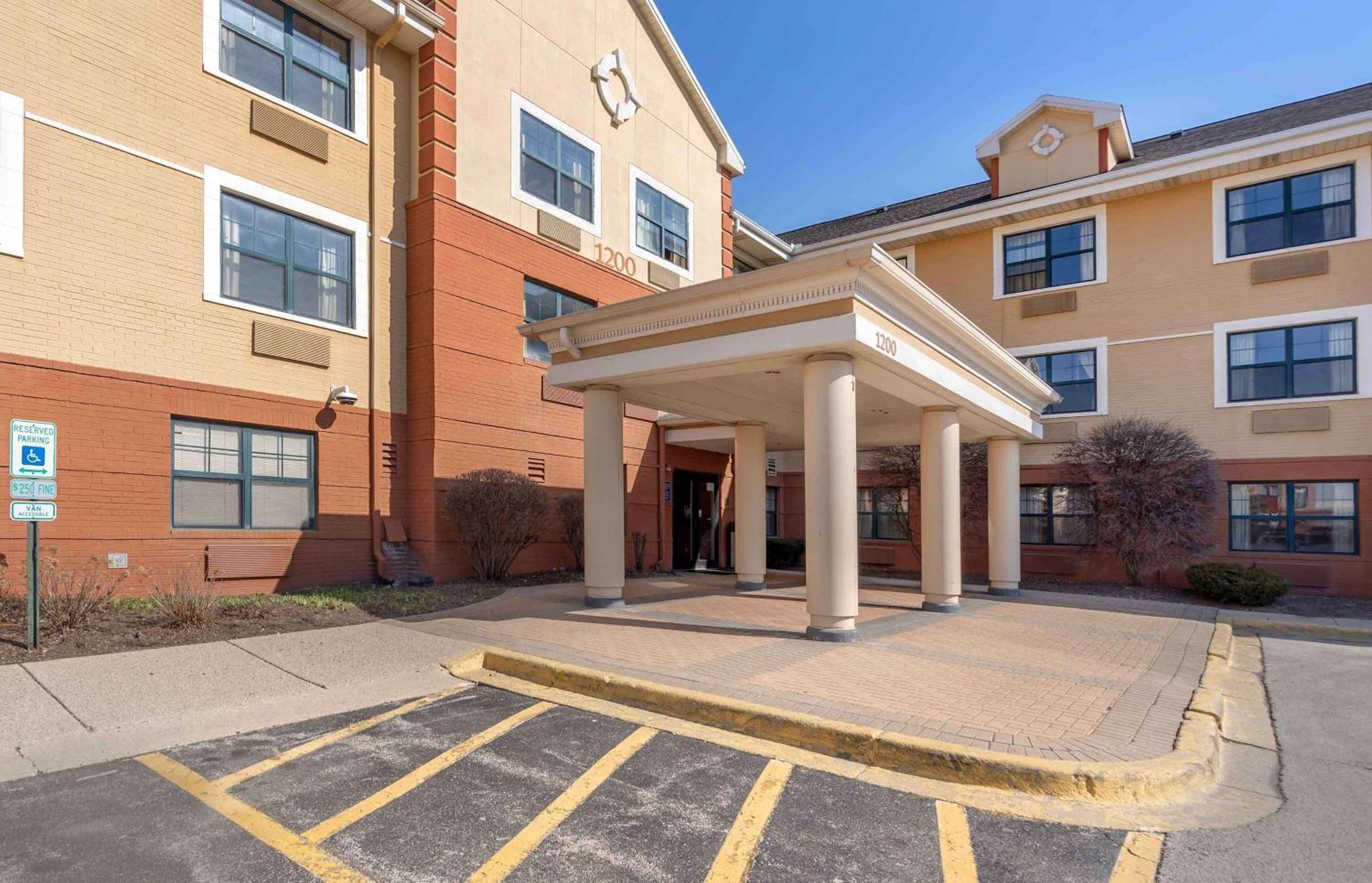 Extended Stay America Suites - Chicago - Woodfield Mall Шаамбург Экстерьер фото