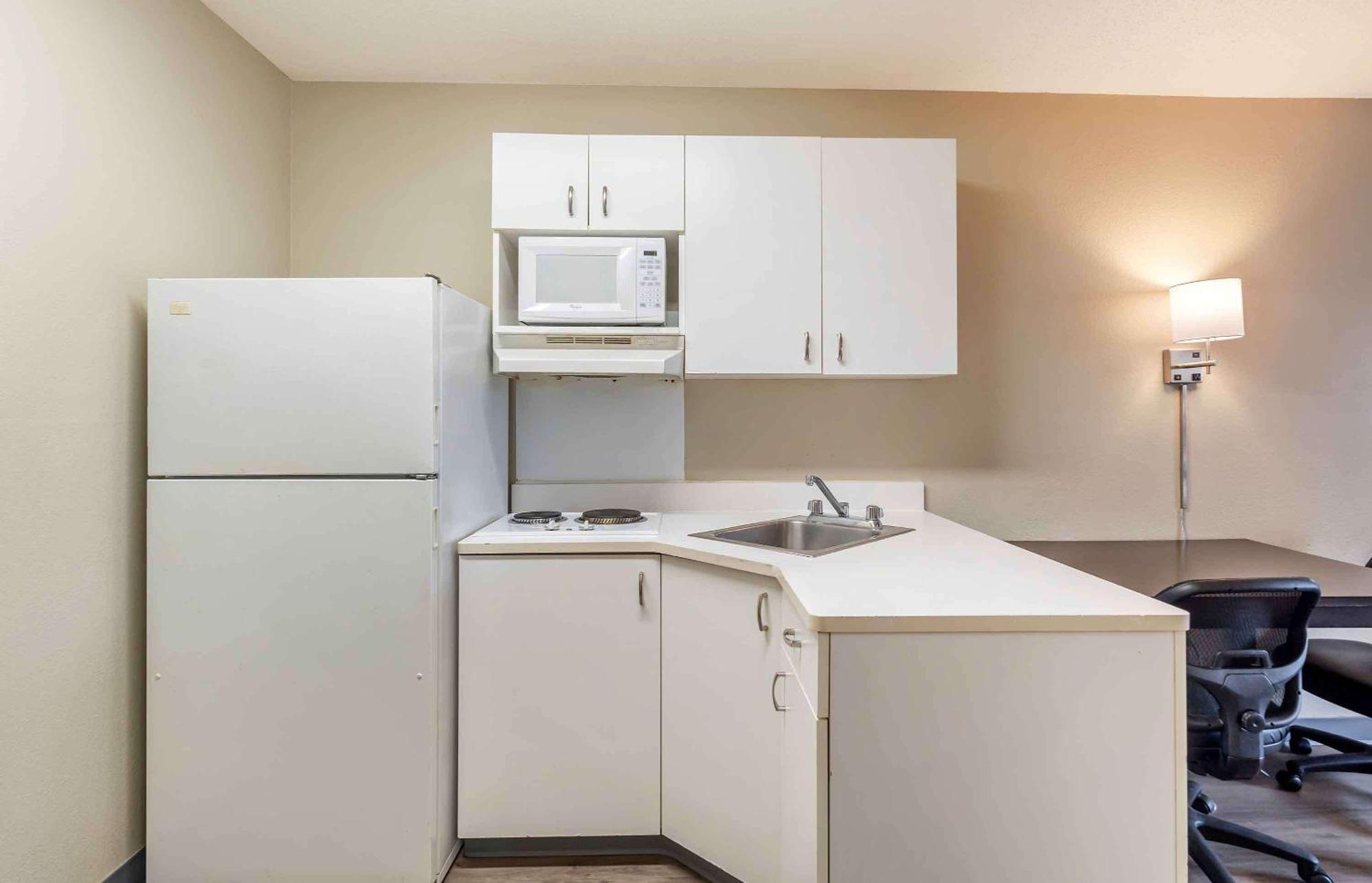 Extended Stay America Suites - Chicago - Woodfield Mall Шаамбург Экстерьер фото