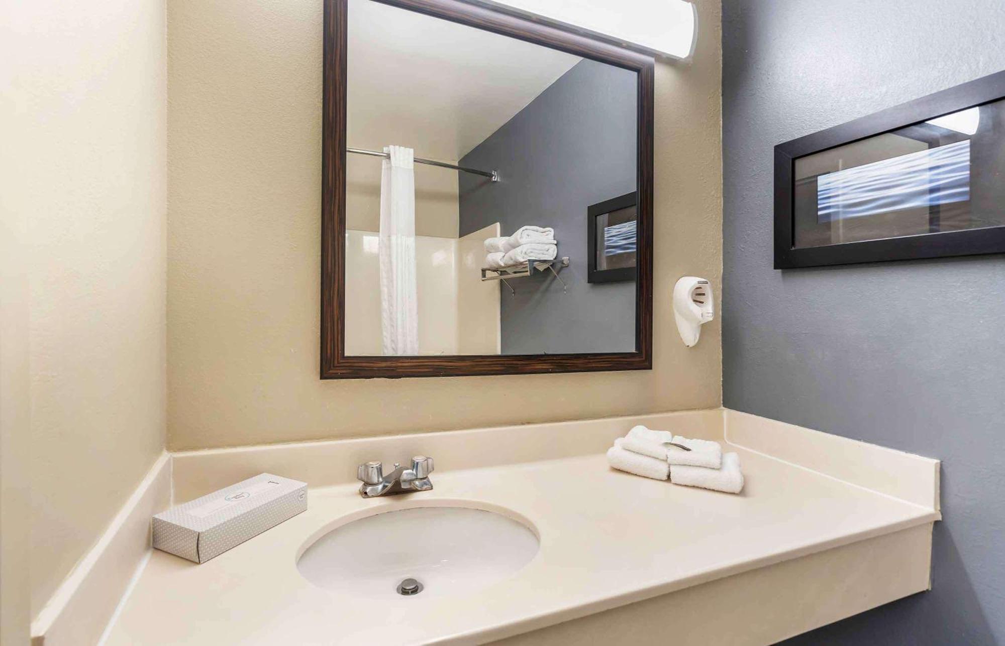 Extended Stay America Suites - Chicago - Woodfield Mall Шаамбург Экстерьер фото