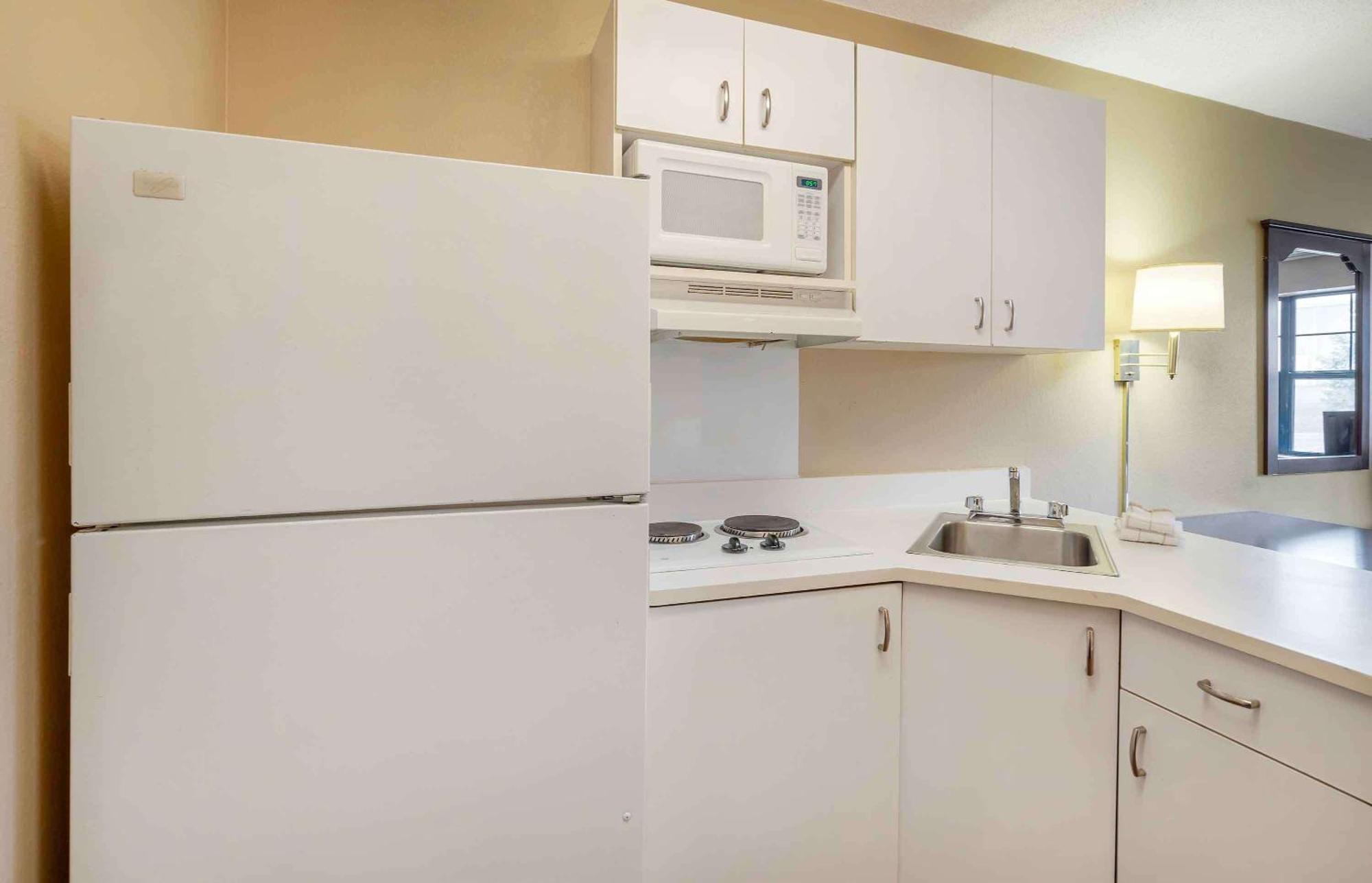 Extended Stay America Suites - Chicago - Woodfield Mall Шаамбург Экстерьер фото